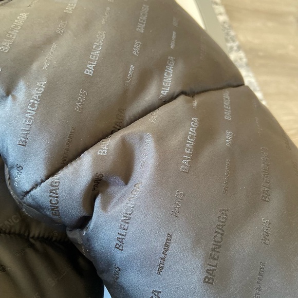 **NWOT**BALENCIAGA Swing Puffer Jacket women’s - Picture 9 of 16